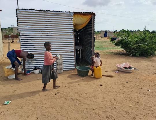 Adote uma família: Com R$ 50, você garante cesta básica para uma família em Angola