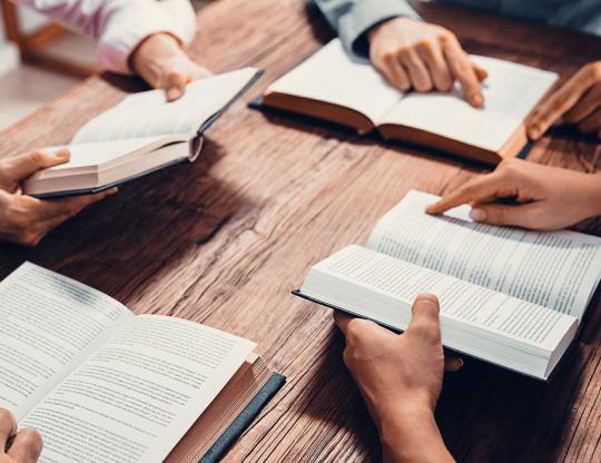 Realize o sonho de estudar Teologia! A FVC tem descontos exclusivos